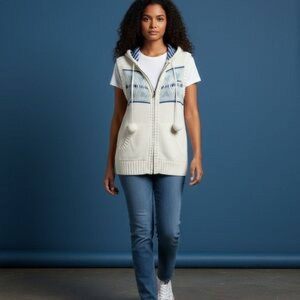 Le Tigre Hooded Pom Pom Knitted Vest Heart Fair Isle Blue & White Girls Large
